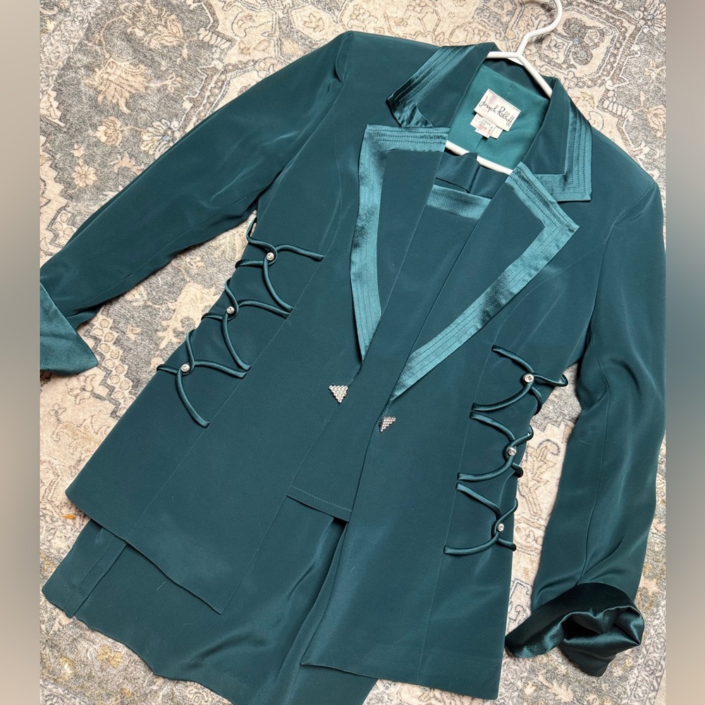 VINTAGE. Joseph Ribkoff Emerald Green  3 piece suit Nwot